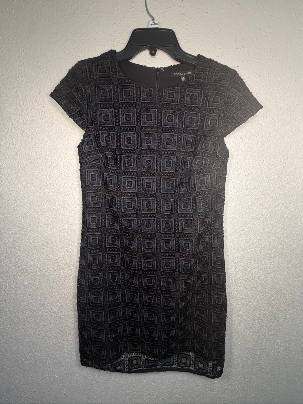 Cynthia Steffe Black Geometric Lace Cap-Sleeve Sheath Dress